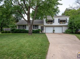 1849 SW Arnold Ave, Topeka, KS 66604