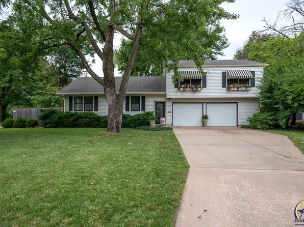 1849 SW Arnold Ave, Topeka, KS 66604