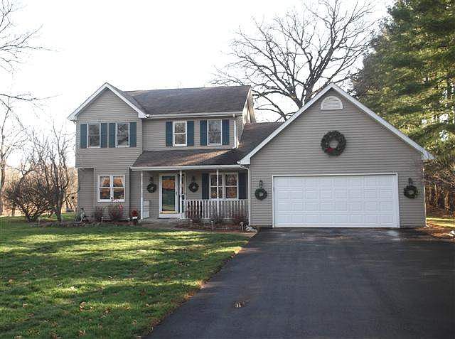 1st image of 6165 N Oak Ct