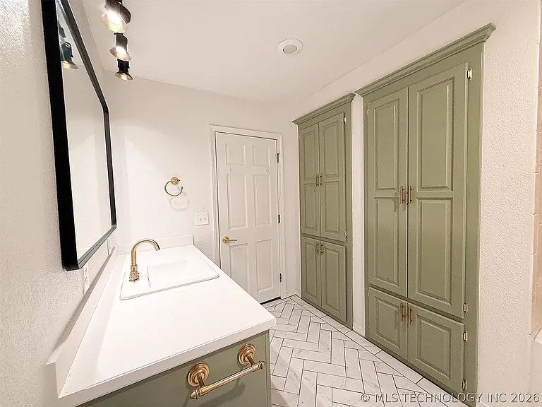 Hall bath