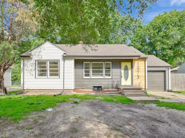 1573 N Northeast Pkwy, Wichita, KS 67208