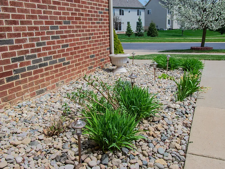 366 Sedgewood Ln — Photo 3