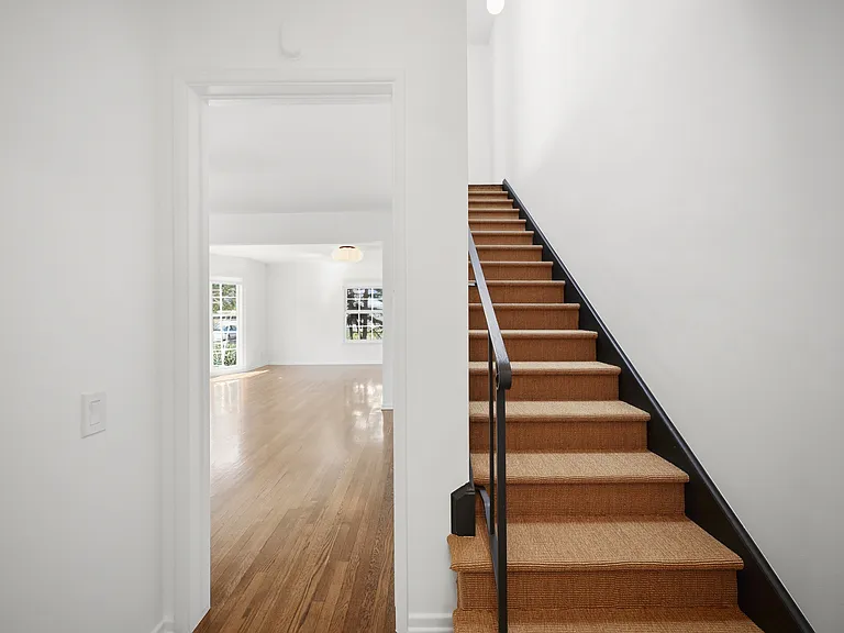302-312 San Vicente Blvs — Photo 15