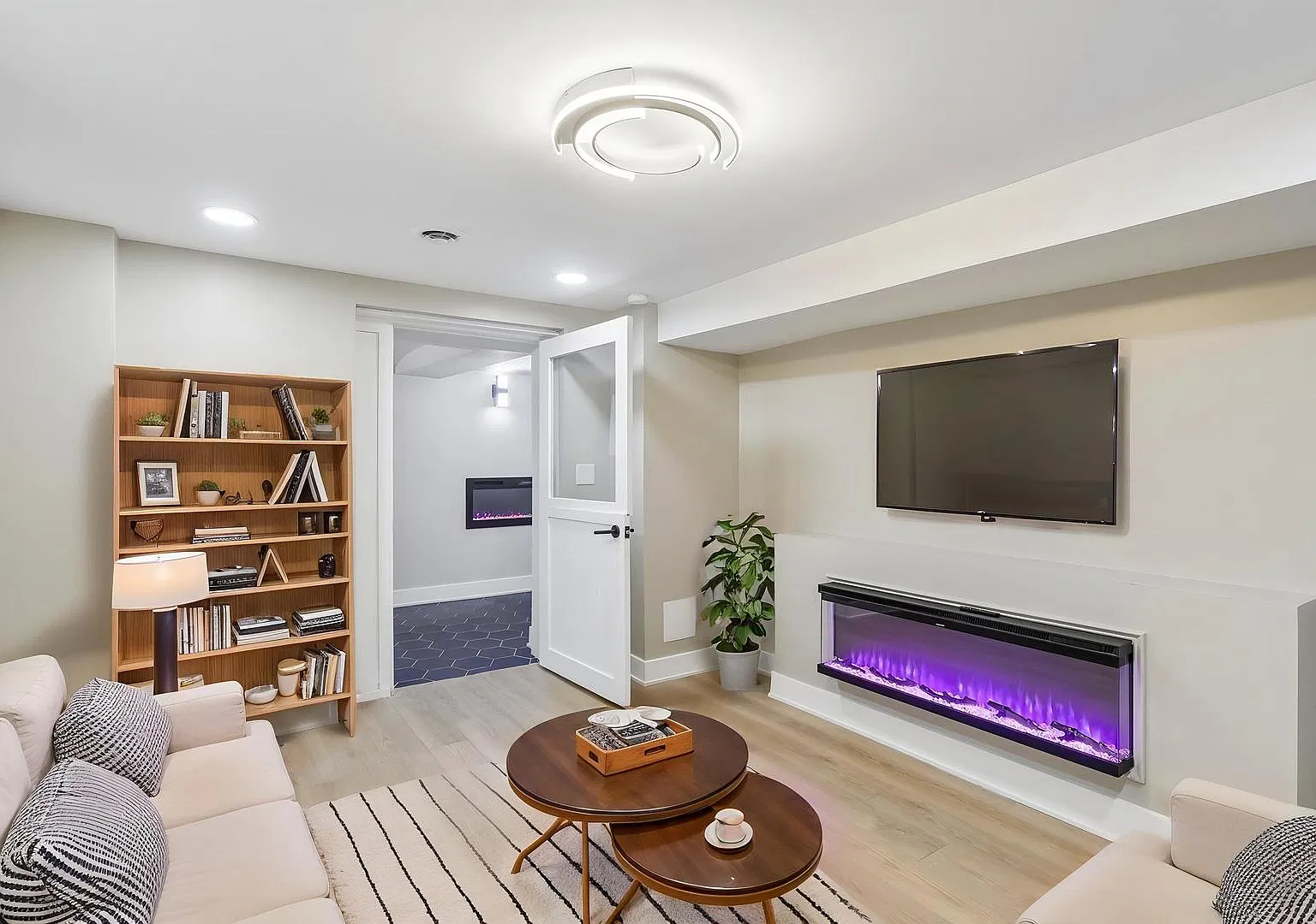 1615 S Trumbull Ave — Photo 4