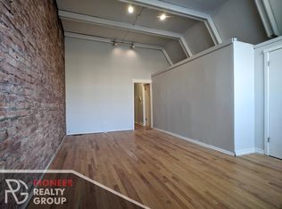 3544 N Halsted St #1F, Chicago, IL 60657