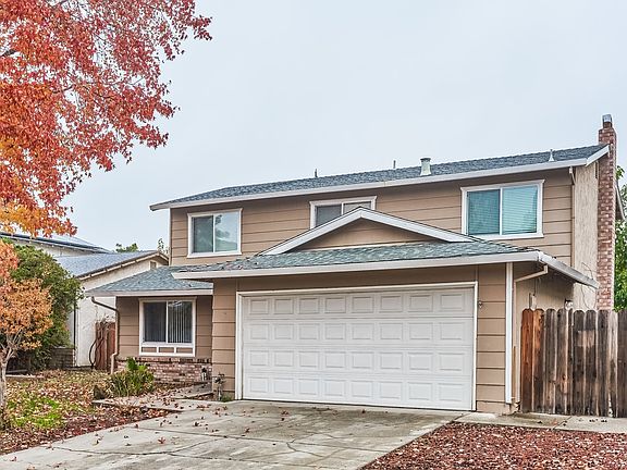 2nd image of 112 Clayton Cir
