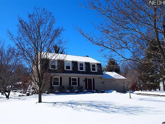 3rd image of 560 Berkshire Dr