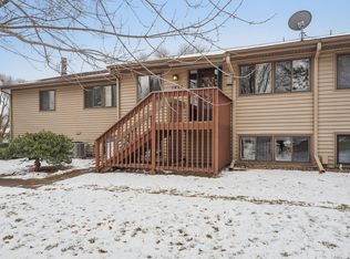 1428 Arden View Dr, Arden Hills, MN 55112