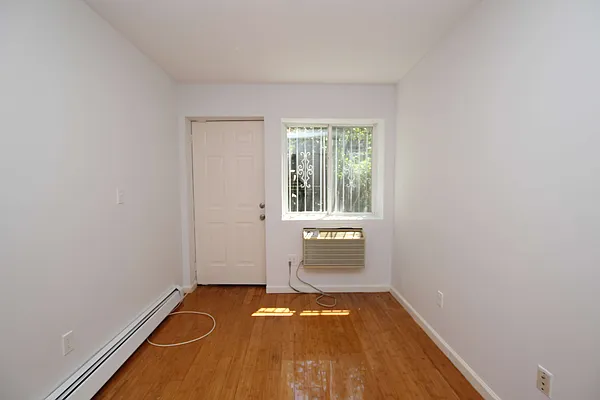 Rented by Nooklyn NYC LLC | media 11