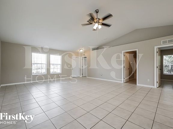 4th image of 813 Albert Ave