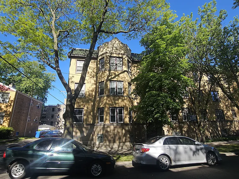 6456 N Hoyne Ave #2 — Photo 1