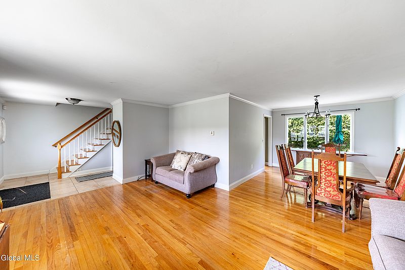 5th image of 62 Wood Terrace