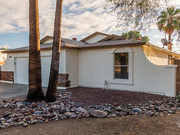 2nd image of 1951 W Southbrooke Cir