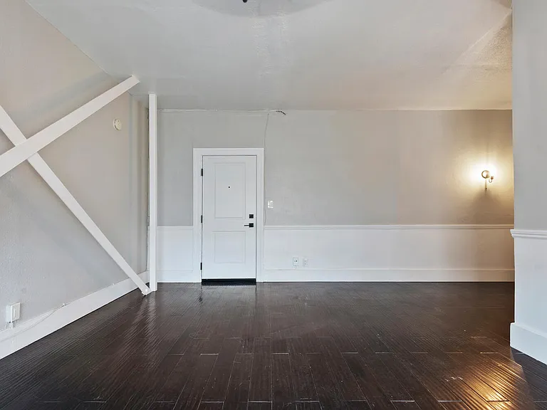 Brookmore - Premium Studio Apartment