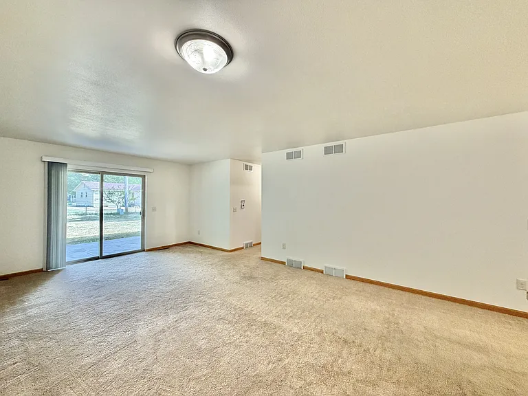 121 Sater St #1 — Photo 4