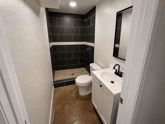 4th image of 432 E 8th St #2