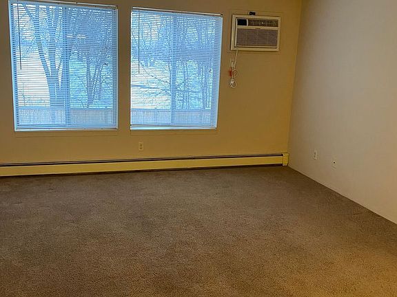 4th image of 210 5th Ave NE #301