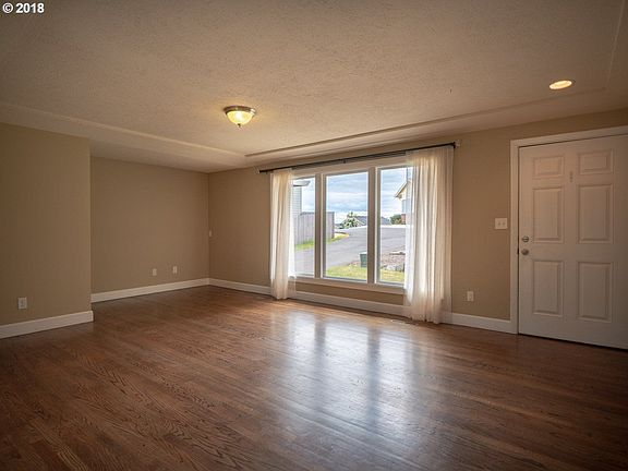 4th image of 2218 NW 110th Cir