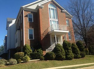 9947 Foxborough Cir, Rockville, MD 20850