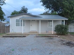 208 1/2 W F Ave, Cache, OK 73527