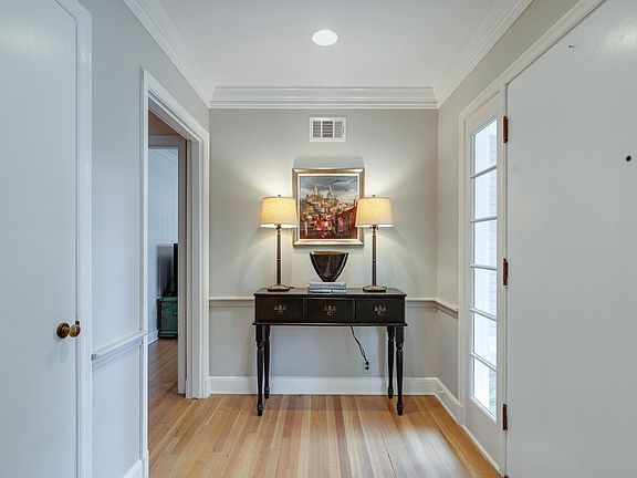 2nd image of 4249 Belle Meade Cv