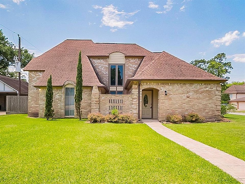 1st image of 15615 Autumnbrook Dr