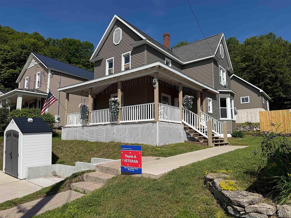 1st image of 204 Walnut St