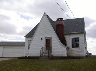 1995 Clairville Rd, Oshkosh, WI 54904