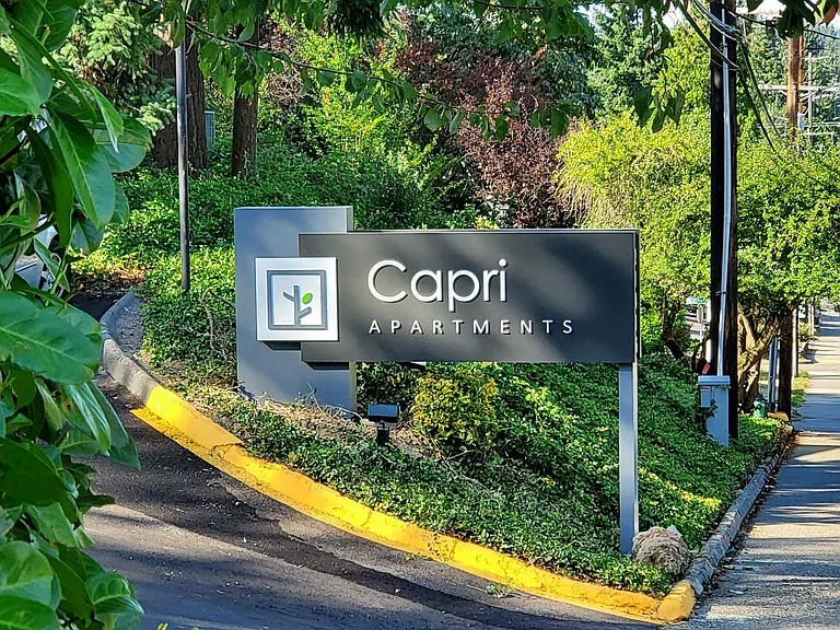 Capri Apartments — Photo 9