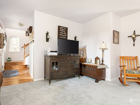 5th image of 475 Quinn Drive