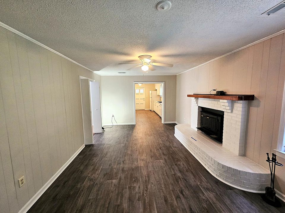 Den, View from hallway