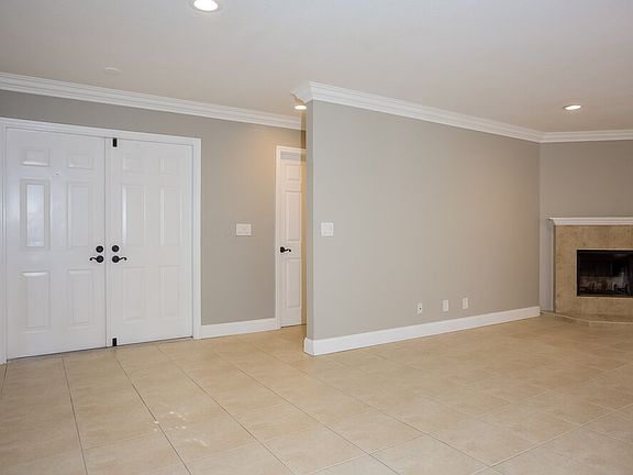2nd image of 580 NW 38th Ave
