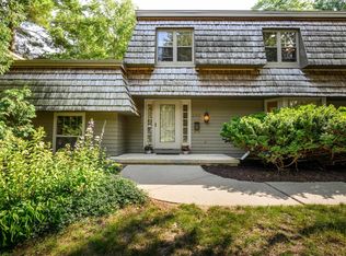 202 Ozark Trl, Madison, WI 53705