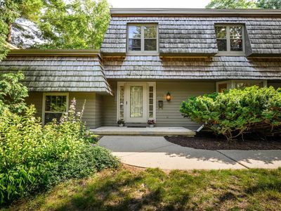 202 Ozark Trl, Madison, WI, 53705