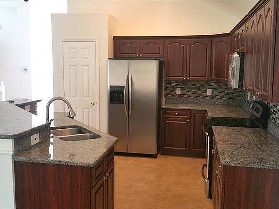 3rd image of 15501 Granby Pl