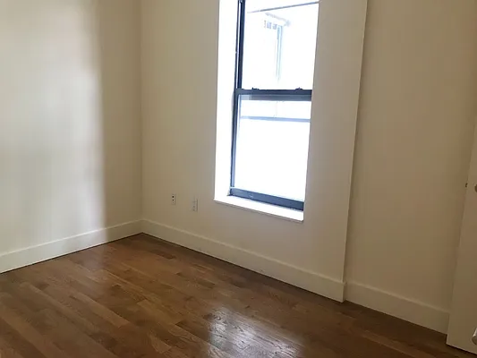 Rented by Premier Metro Realty Corp | media 7