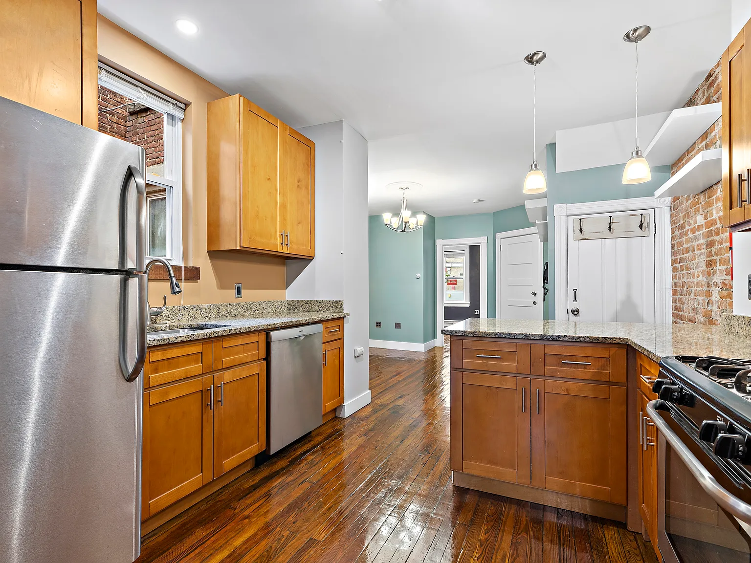 4 bed, 1480 sqft, $3,600 — Photo 4