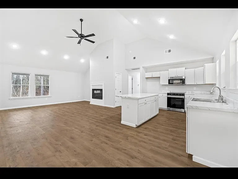 69 River Bend Park Dr — Photo 2