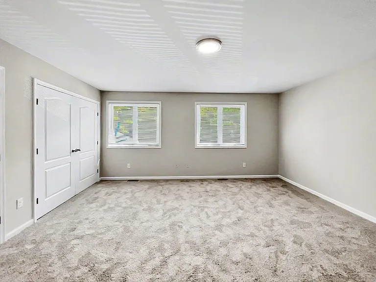 514-536 Crooked Ln — Photo 22