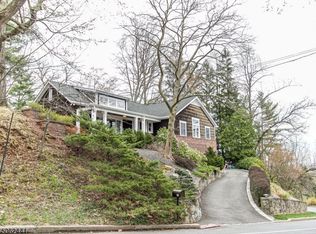 396 Ackerman St, Mountainside, NJ 07092