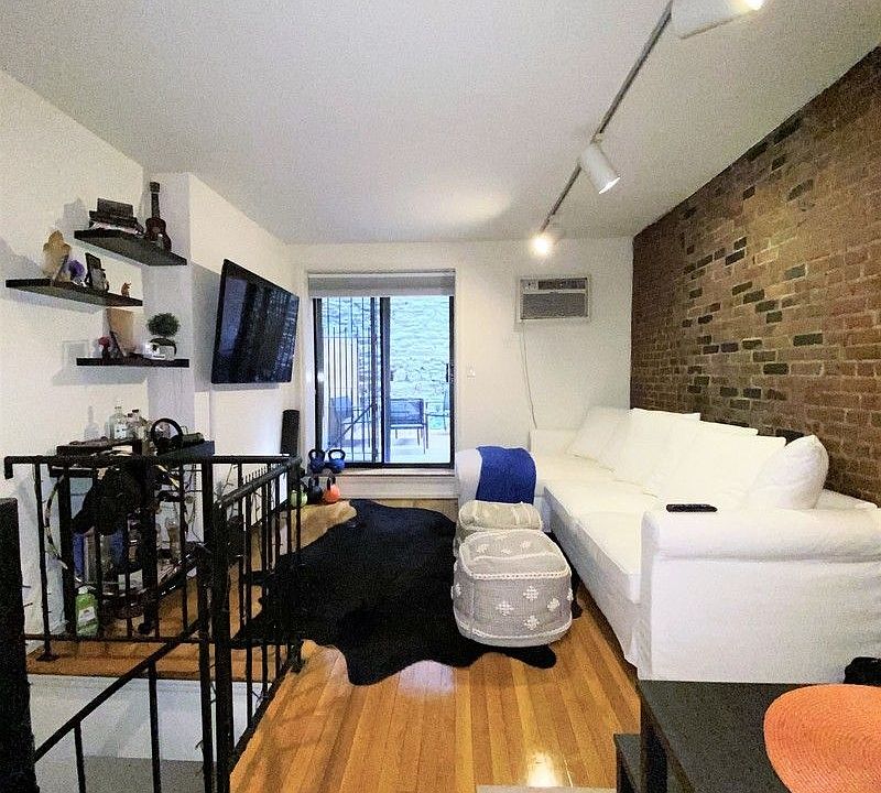 1st image of 1729 2nd Ave APT 1D