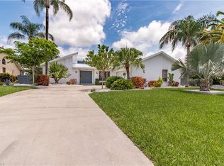 621 SW 49th Ln, Cape Coral, FL 33914