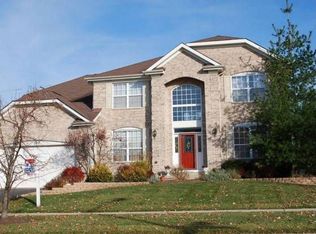 703 Conestoga Rd, Naperville, IL 60563
