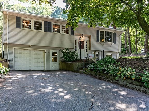 2nd image of 47 Elmwood St