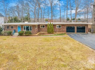 96 Oak Hill Rd, Candler, NC 28715