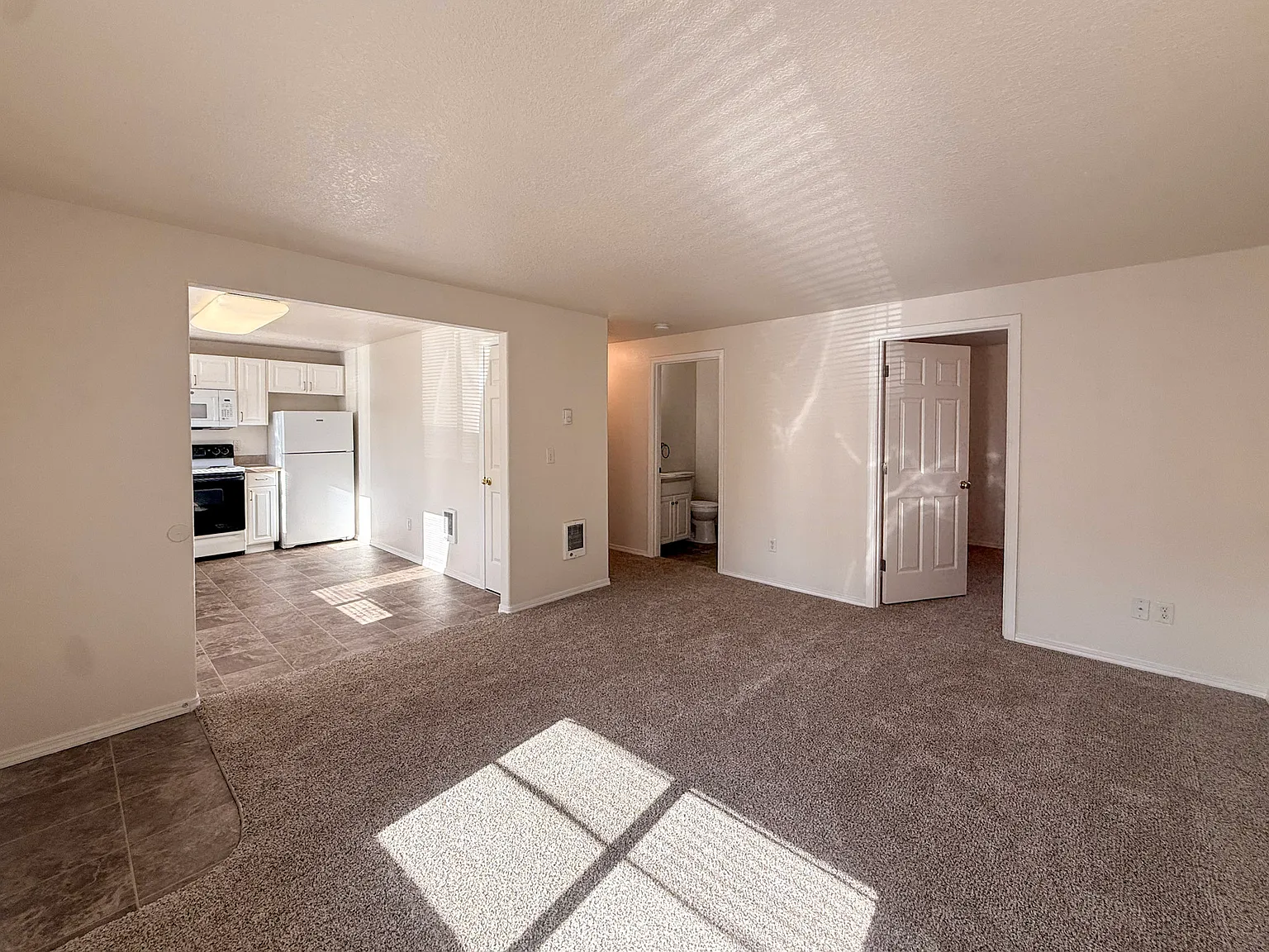 2 bed, $1,325 — Photo 4