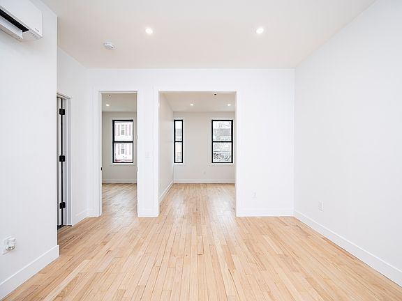 2nd image of 1118 Halsey St #2F