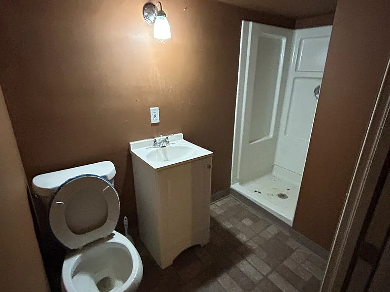 4890 Margaretta Ave — Photo 12