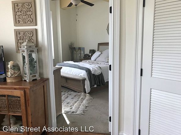 2nd image of 21 Bay St APT 306