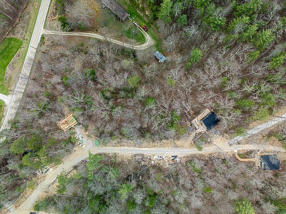4th image of 16 Middle Ridge Rd
